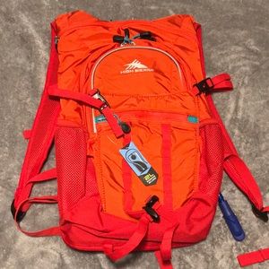 High Sierra • 2.0L HydraHike Hydration Pack
